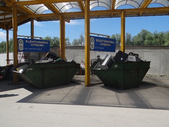 Izvajalci javnih služb ravnanja z odpadki (zbirni centri)