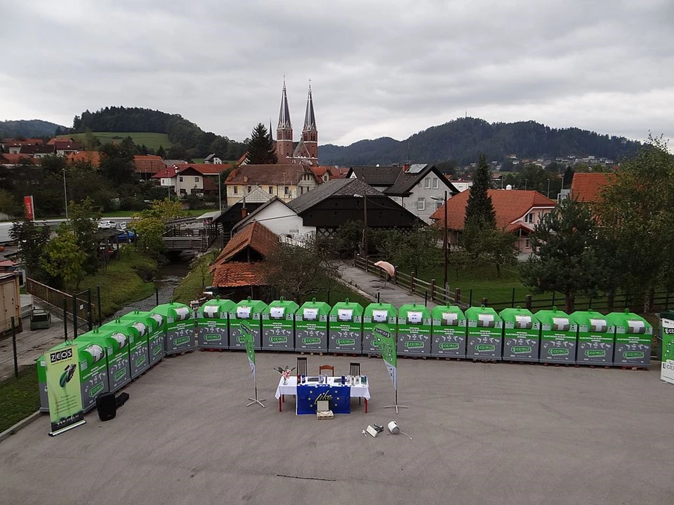 Marčevska zbiralno-nagradna akcija v uličnih zbiralnikih Zasavja