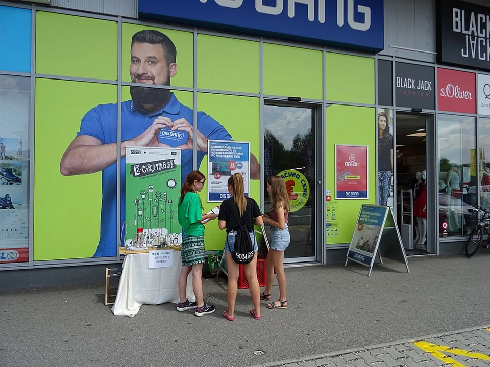 V juliju smo obiskali štiri tehnične trgovine z našimi zelenimi koti