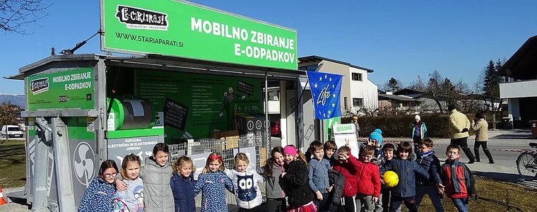 Mobilna akcija še delujočih in nedelujočih starih aparatov ter  odpadnih baterij pred OŠ Domžale