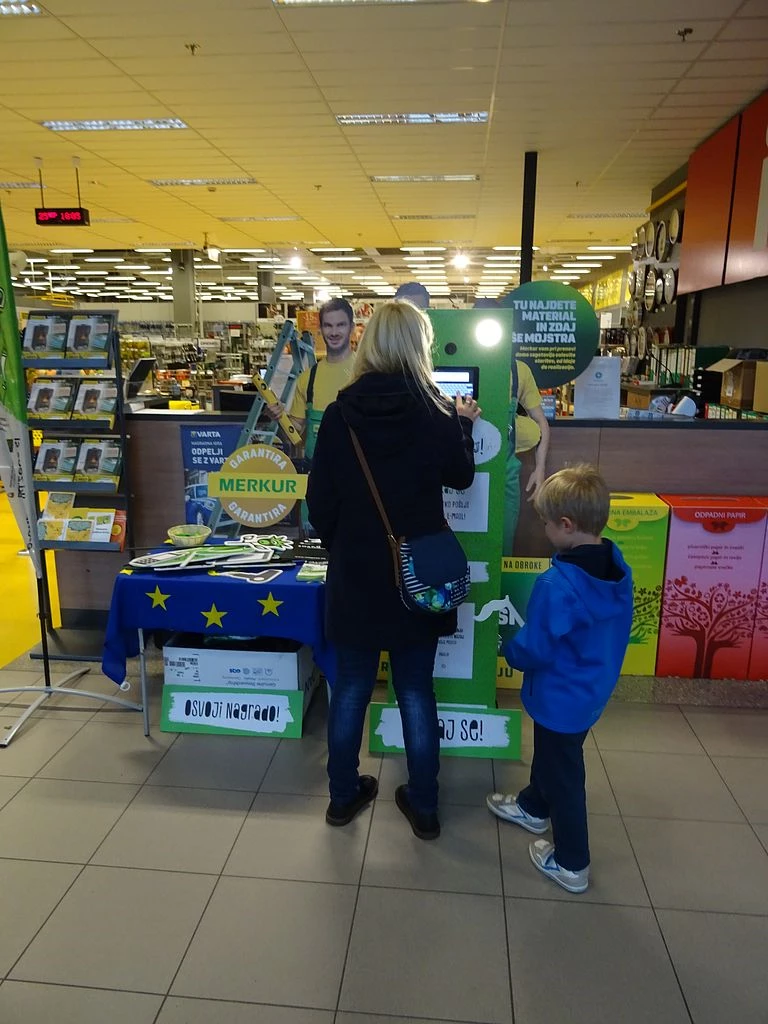 V škofjeloškem Merkurju tudi E-ciklirajo