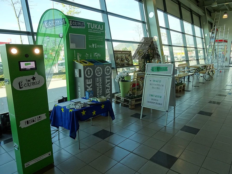 V kranjskem Merkurju smo E-ciklirali