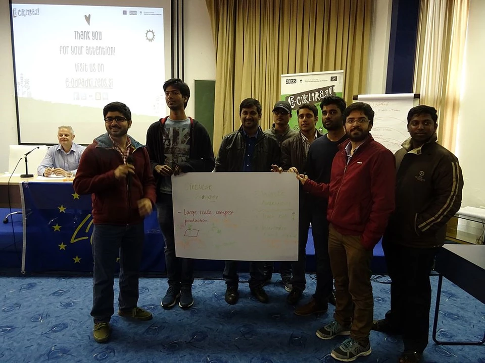 E-ciklirali skupaj z indijskimi študenti