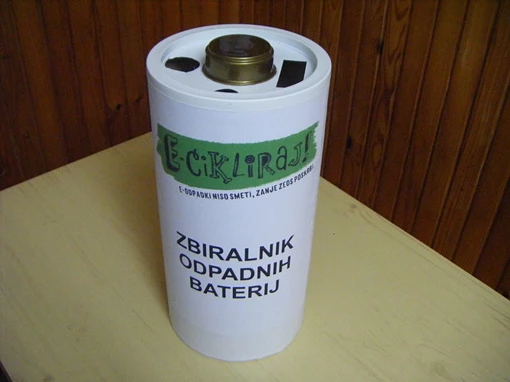 Zbiralnik odpadnih baterij (Franc Lekše) Zbiralnik odpadnih baterij (Franc Lekše)